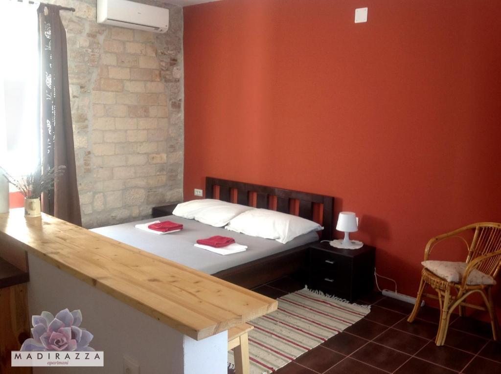Apartments Madirazza Трогир Екстериор снимка