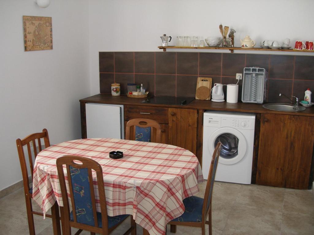 Apartments Madirazza Трогир Екстериор снимка